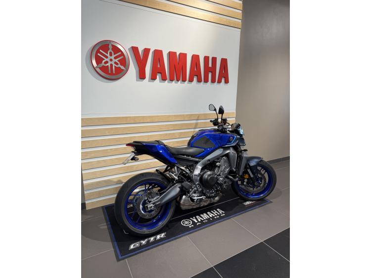 YAMAHA MT-09
