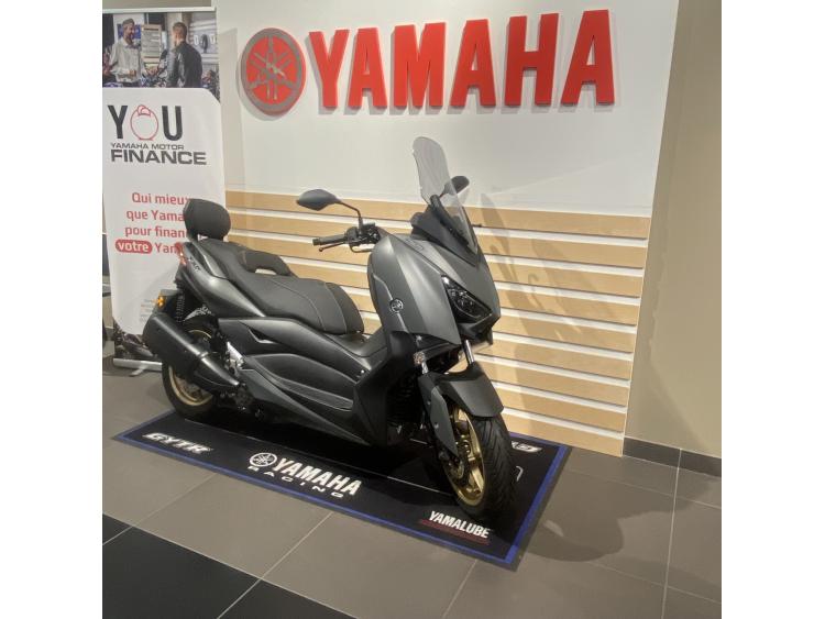 YAMAHA XMAX 300 Tech Max