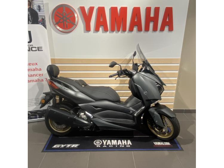 YAMAHA XMAX 300 Tech Max
