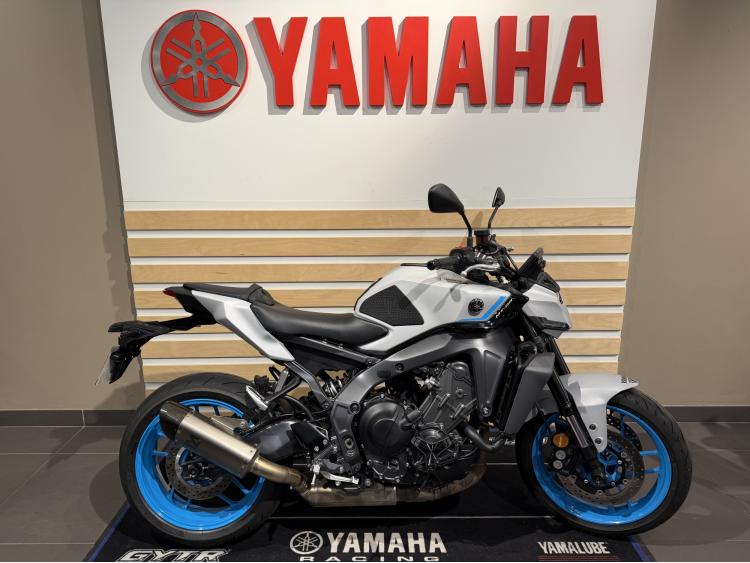 YAMAHA MT-09
