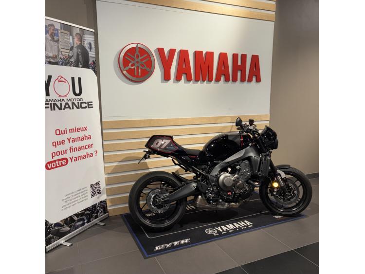 YAMAHA XSR 900