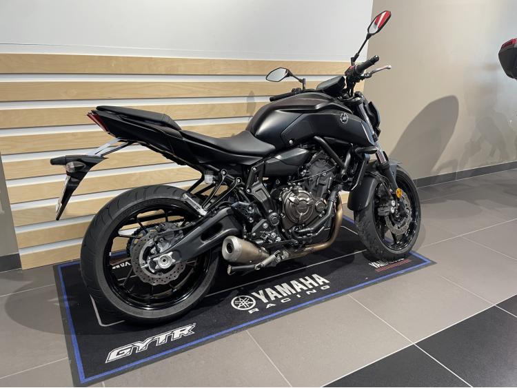 YAMAHA MT-07